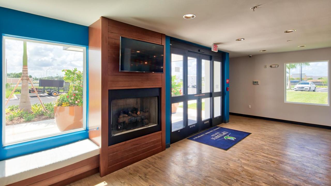 Uptown Suites Extended Stay Tampa Fl - Riverview Zewnętrze zdjęcie